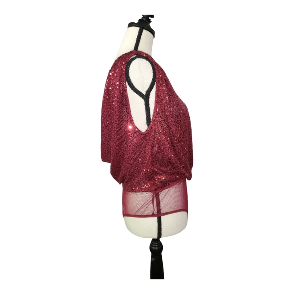 💕Lulus red all over sequence bodysuit with low cut front and back - Picture 4 of 7